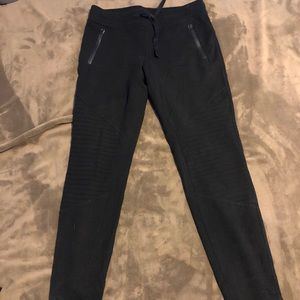 Alo Yoga moto joggers